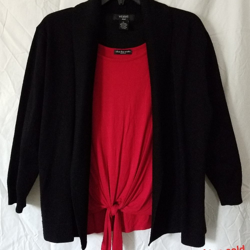 Sleek casual women's black blazer suit top